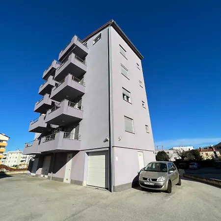 Apartment Apartman Ruza